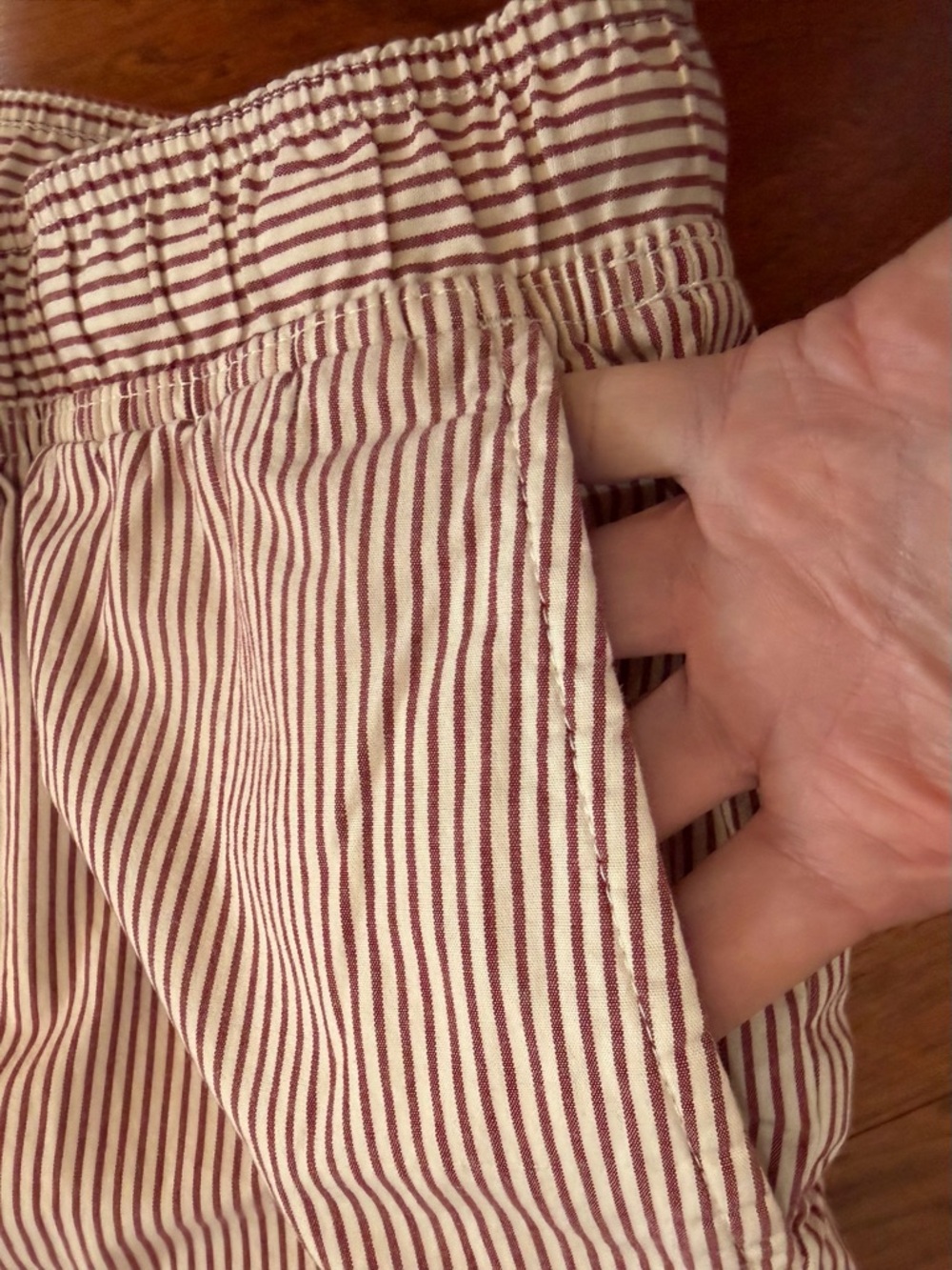 Banana Republic Men's Red & White Striped Deck Shorts 8.5” cotton spandex Medium - Picture 3 of 6
